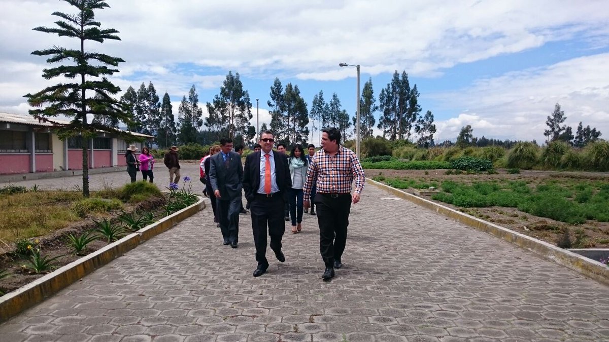 Educacion_Ec's tweet image. Autoridades de @Educacion_Ec y @COMAFORS visitan instalaciones de la UE Simón Rodríguez #CreandoAlianzas
