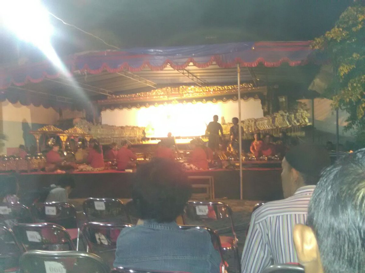 Koramil 12/GM Dim 0734/Yka  kawal pagelaran Wayang kulit di Klenteng GM  dgn Ki Dlang Hadi widodo dari Purworejo