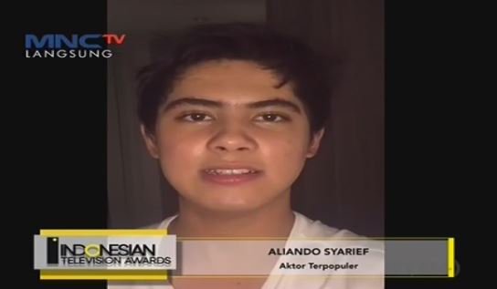 LayarDrama_RCTI's tweet photo. Selamat kepada @alysyarief sebagai pemenang Aktor Terpopuler ! #IndonesianTelevisionAwards https://t.co/lCBkqnqcGc