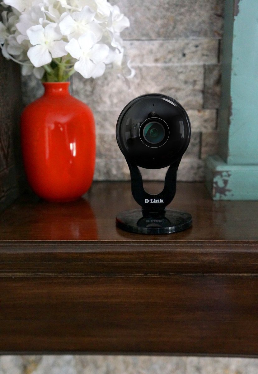 Our newest #WiFi #camera is so small, it’s easy to place just about anywhere in your home ow.ly/Uwzr304fcF1