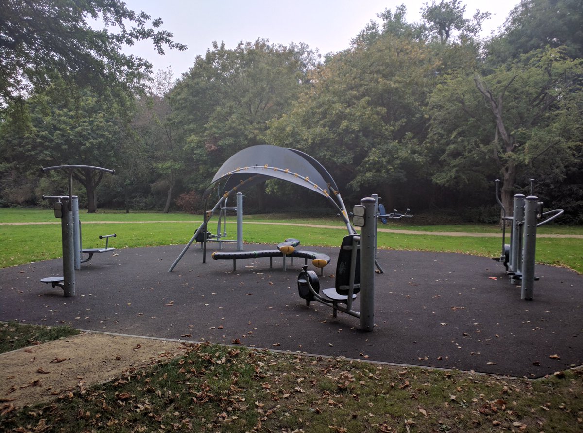 Apex360uk's tweet photo. Outdoor gym session with @WatfordGetActiv 6pm - 7pm #comedown  #getinvolved  #alllevels #doalittle #doalot #uptoyou https://t.co/uozFhlgOou