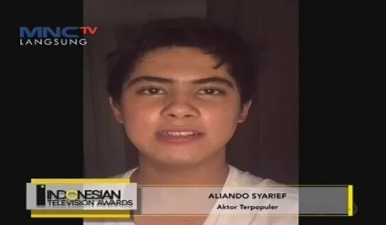 ViviWahdini's tweet photo. Proud Of You @alysyarief semangat terus buat berkarya.💪👊 #IndonesianTelevisionAwards @27tigeresi @Kaiaaa23 @yuni_HK https://t.co/EdnjNK5mC2