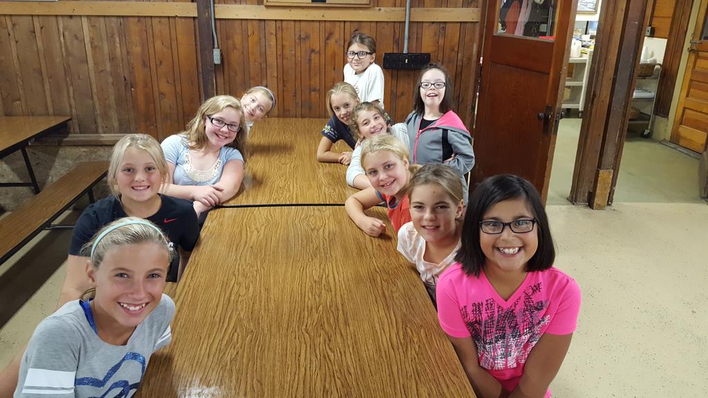 hunsbergern5's tweet photo. Clean tables at camp! #otsegoknights https://t.co/01AZJwniXX