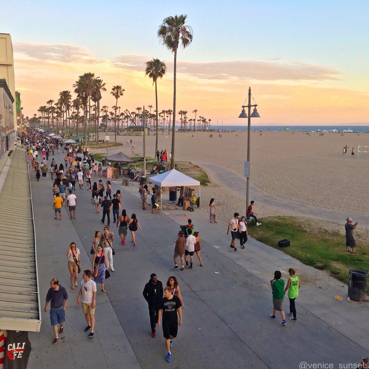 Join us today &amp; tomorrow along the boardwalk for #Afterburn, a free event w/ music &amp; art. #vac #venice_sunsets 🌴☀️🎨🎶