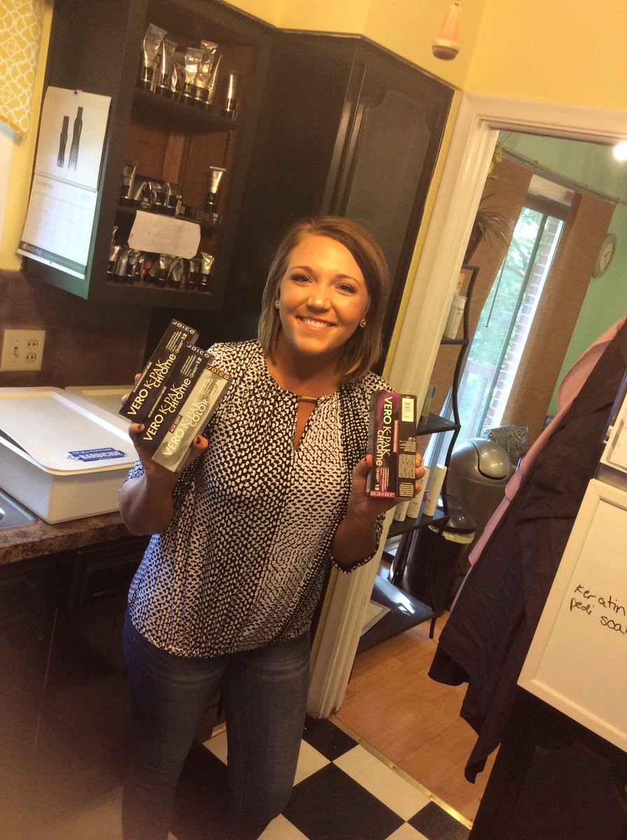 PrattImage's tweet image. @_weezyfhannah hard at work today! ☺️ @Joico #kpakcolor #prattimagesalon