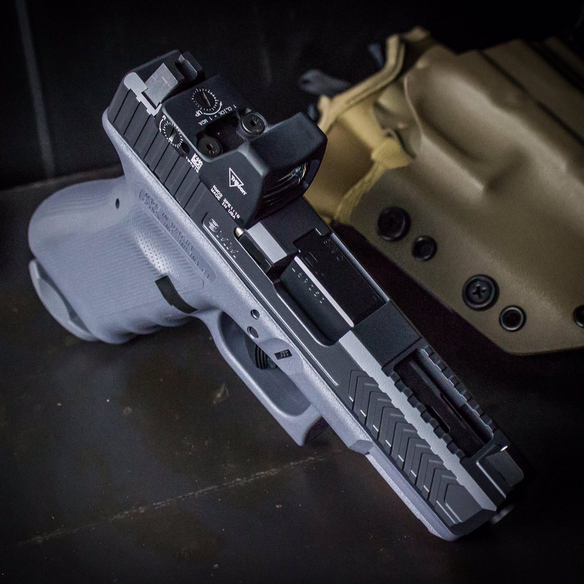 battlewerx's tweet photo. Sniper Grey Battle Slide on Grey RTF 19 #glock #glockinc #glock19 #rtf #glockperfection #glockporn #glocklife #edc https://t.co/hvf7k5lYRO