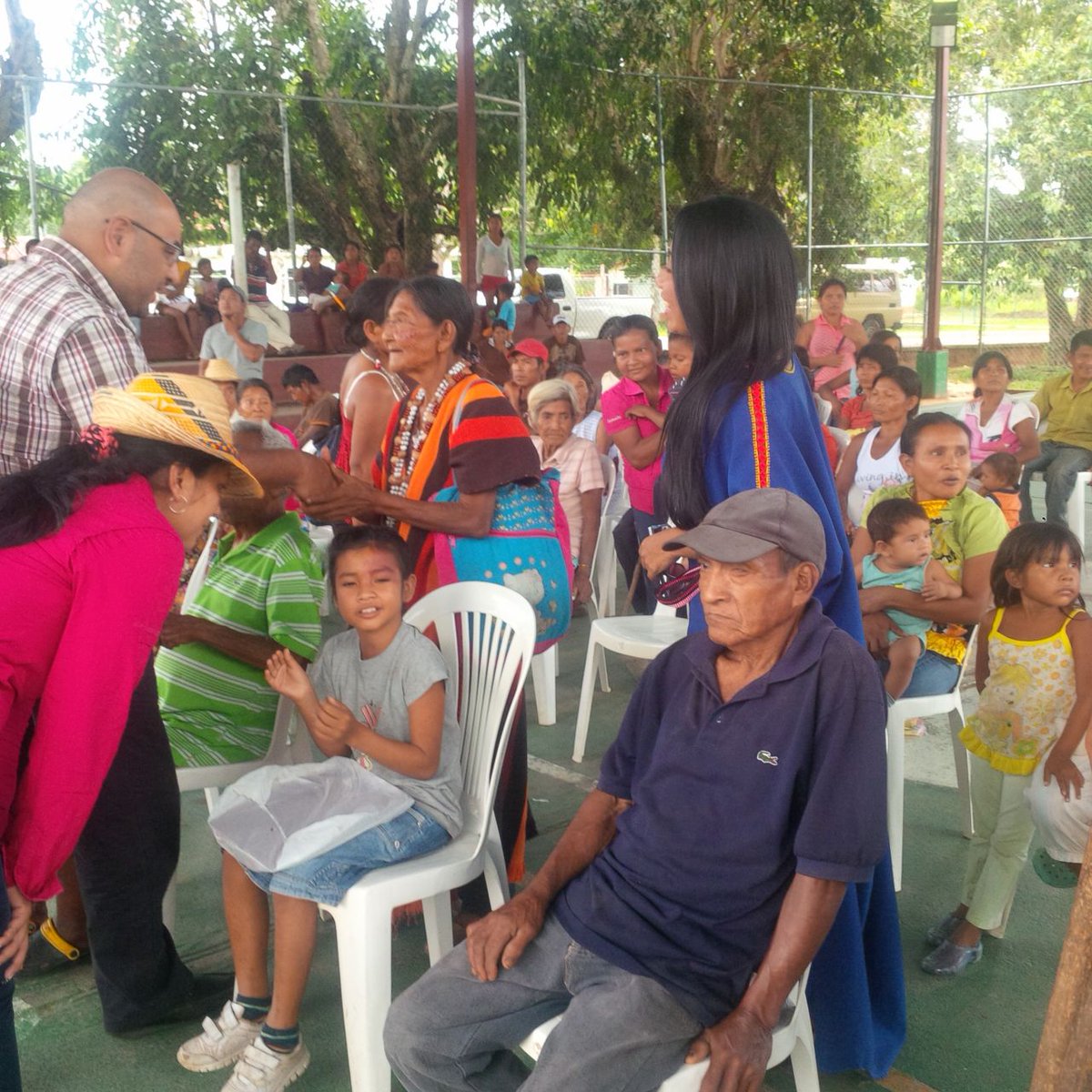 DSIntercultural's tweet photo. #AHORA En asamblea con la comunidad el Tokuko, en especial las personas con discapacidad #MPPS #PASDIS. Edo. Zulia. https://t.co/TTLn6yS8sh