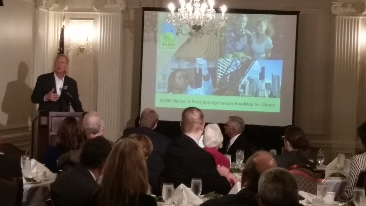 ILAgriFood's tweet photo. Governor Rauner talks importance of #food #agriculture @FARMIllinois https://t.co/mdo7Ten0di