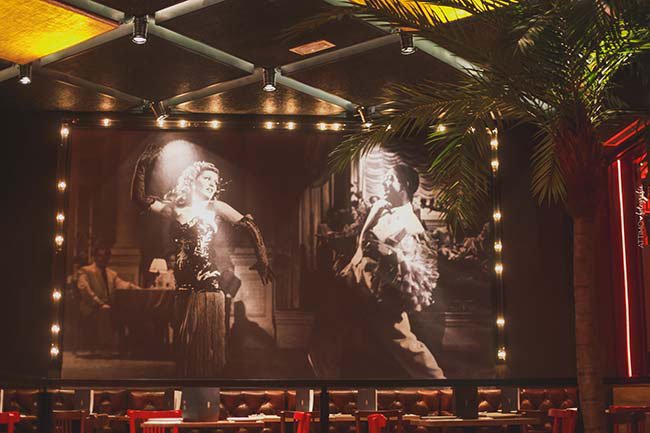 ¿Qué hacemos este finde? De momento nos vamos a la fiesta mexicana de <a href="/MexndCo/">Mex&Co</a> ow.ly/zI81304fAGW