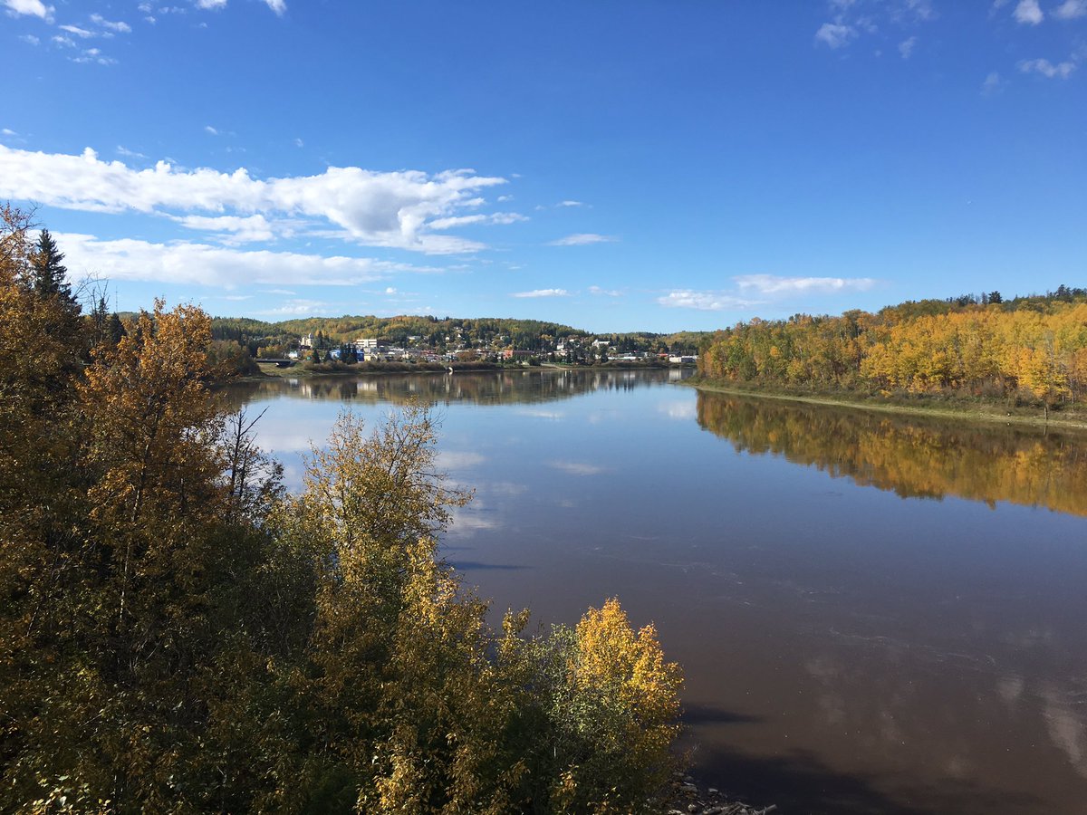 SKSmith007's tweet photo. Athabasca is gorgeous this time of year! #fallinalberta #riverlife @840CFCW @TravelAlberta https://t.co/LVKfGTB9Br