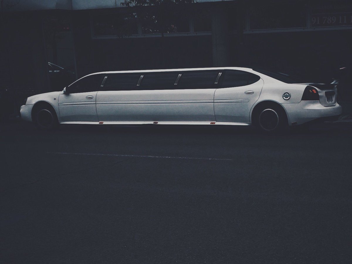 voquii's tweet photo. @Auto_Porn Is it Lincoln ? https://t.co/1fHOby2beP