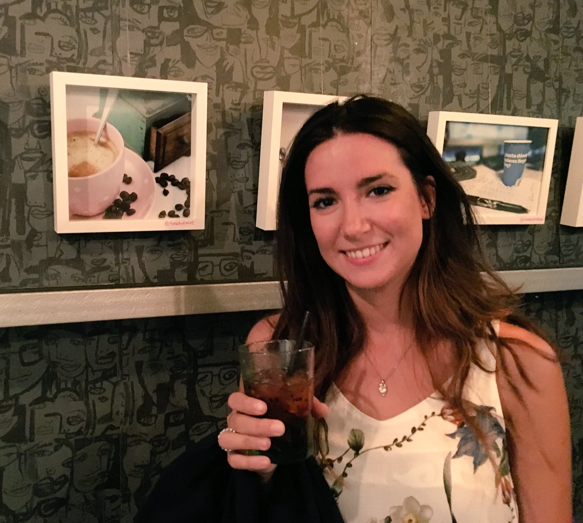 touchofmint_'s tweet photo. Esta noche hemos estado en @eva_mantis para ver la Expo #zgzcafeweek de @YelpZGZ y @EbocaVending con @Srta_Mars 🔝🔝 https://t.co/bK0rmHwCnH
