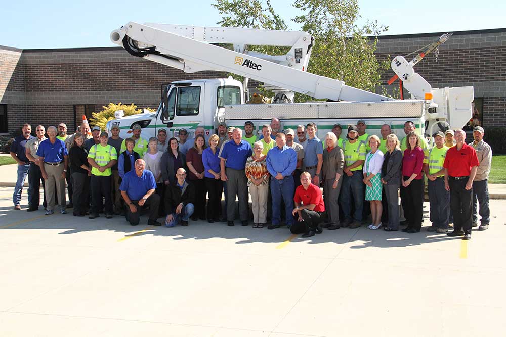 TEC_MN's tweet photo. Thank you for meeting with our employees and board directors today, @jeremyrmiller @GenePelowski https://t.co/JV36Gh0ElW
