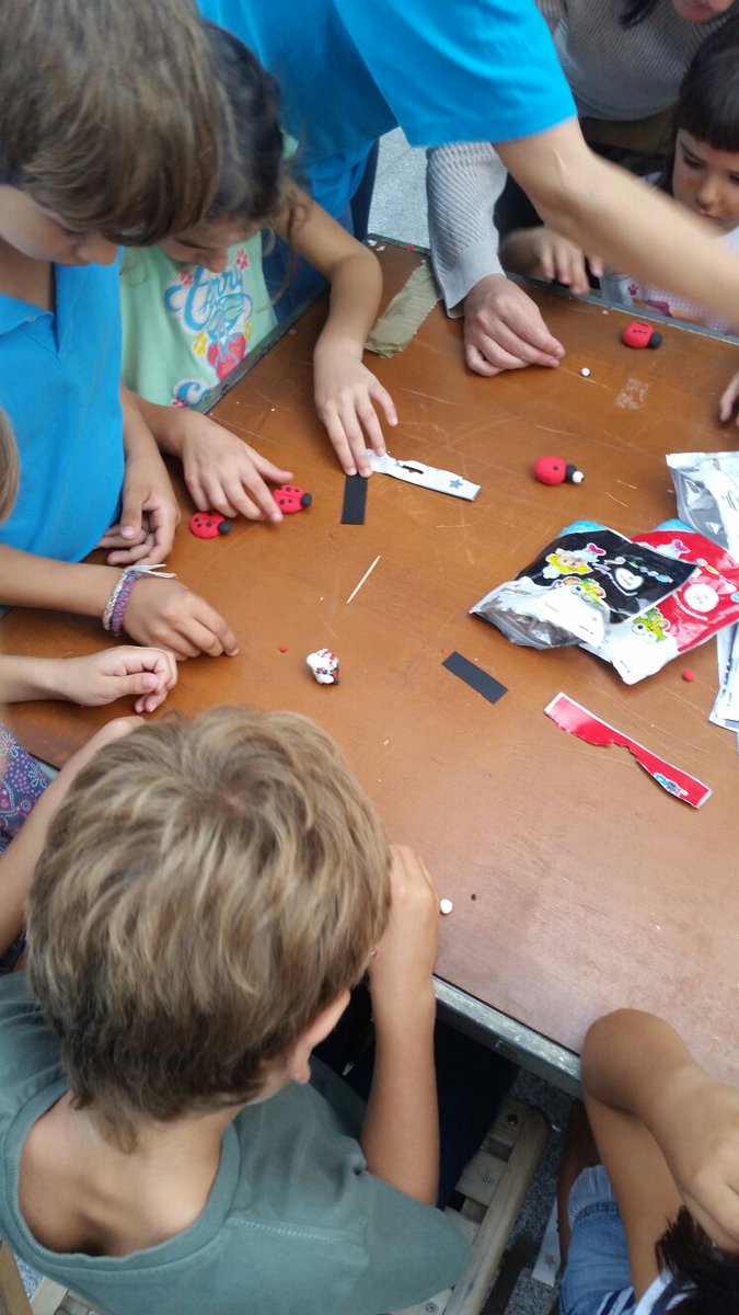 Marietes i pandes ahir a la <a href="/ramblajove/">Comissio Rambla Jove</a> #fmpoblenou16 #tallers #nens