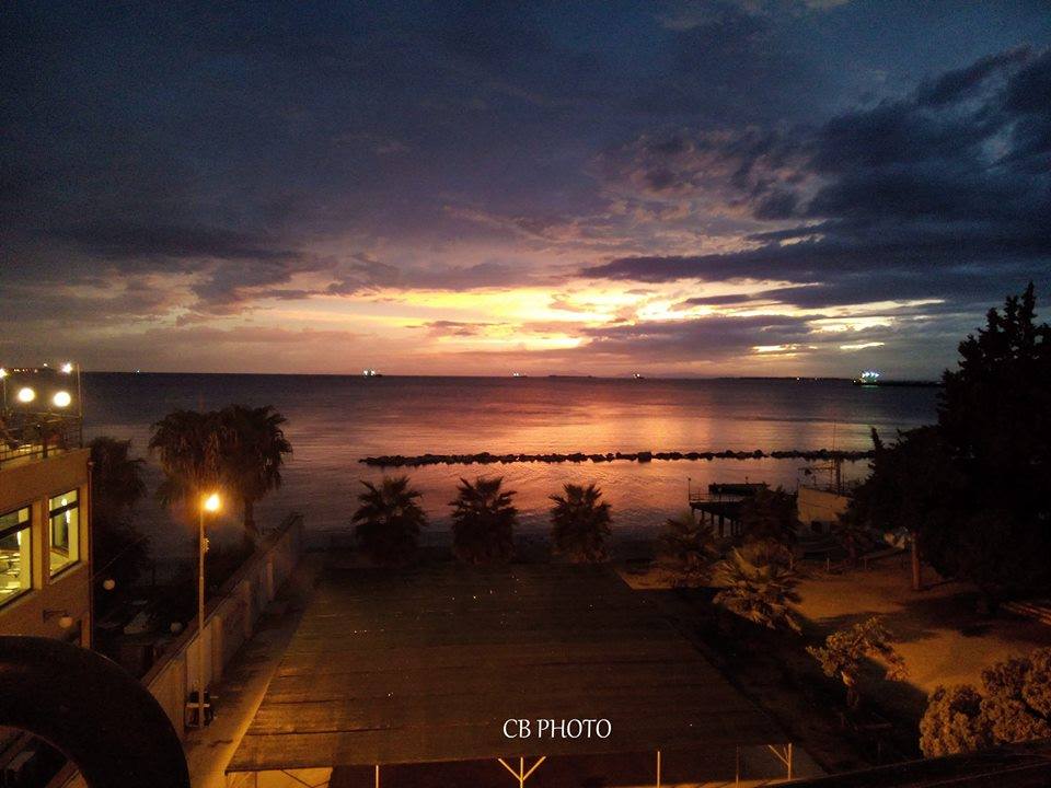 CBPHOTO974's tweet photo. with all my heart for you #sunset #heart #Taranto https://t.co/j9HkkQ28nZ