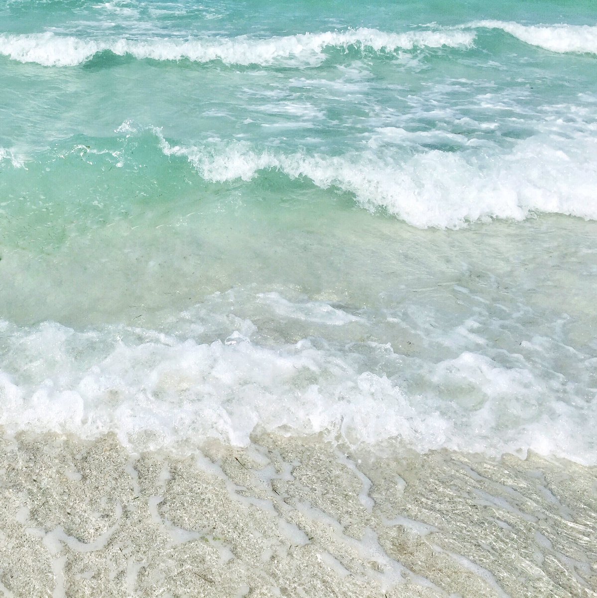 MissyJena's tweet photo. let thoughts surf on waves of wonder https://t.co/lB682fcn5L #calmversation #spaceforthought #classroomsthatcare https://t.co/M1ozers71X