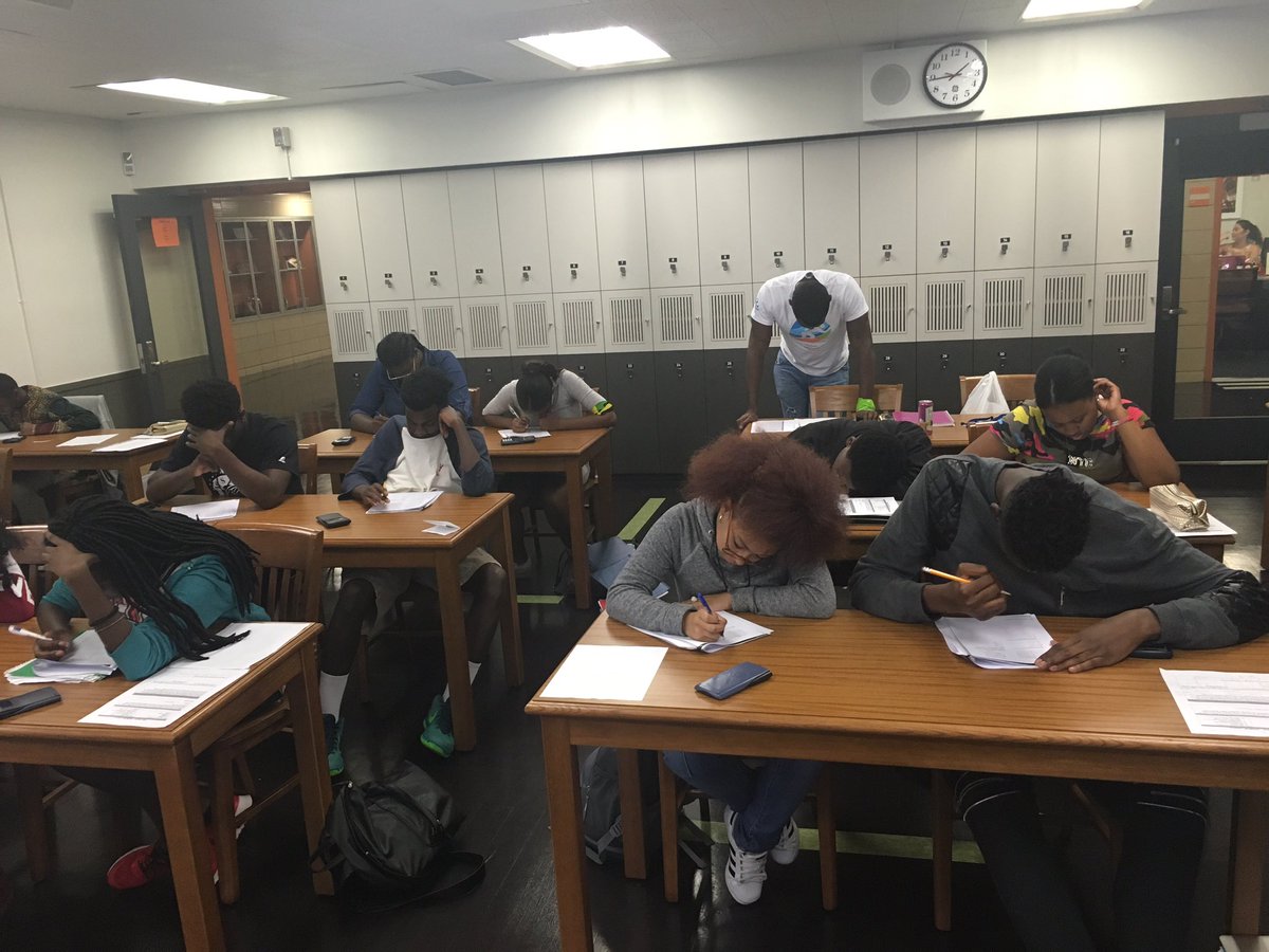 InsideSAhigh's tweet photo. Our 10th & 11th grade scholars are hard at work during their PSAT block. Keep working hard, everyone! #InsideSAHigh https://t.co/FWuL82bshf