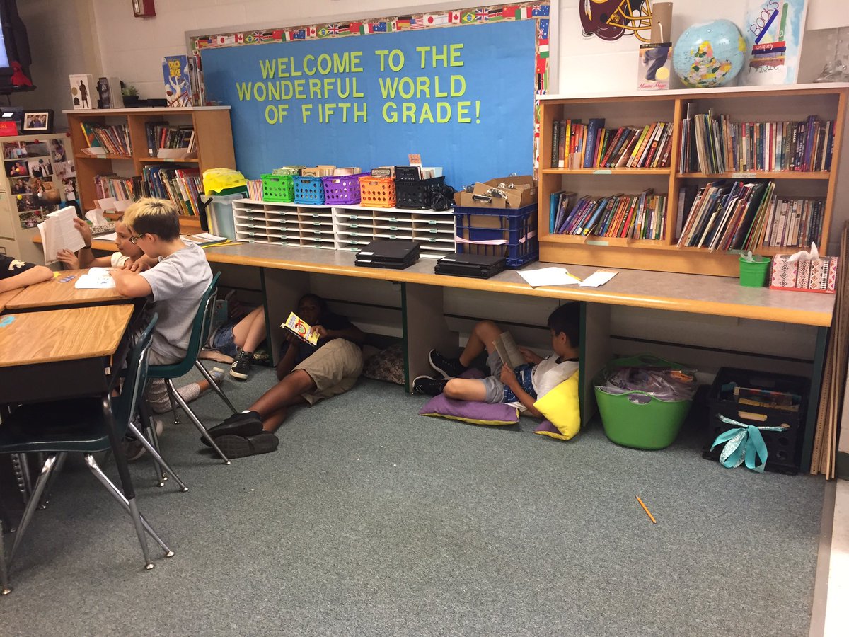 KingsGlenES's tweet photo. Reading! No matter where you like to do it - that's the name of the game at KG!
#KGreads https://t.co/dK0Oxdm2md