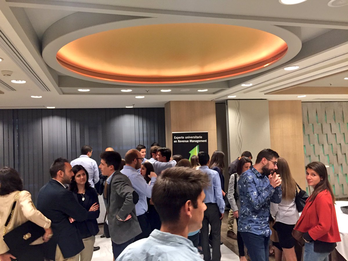 URJCturismo's tweet photo. ¡Hoy tenemos Acto de Graduación 🎓 ! #RevenueManager #Madrid https://t.co/GDM37KKQrq