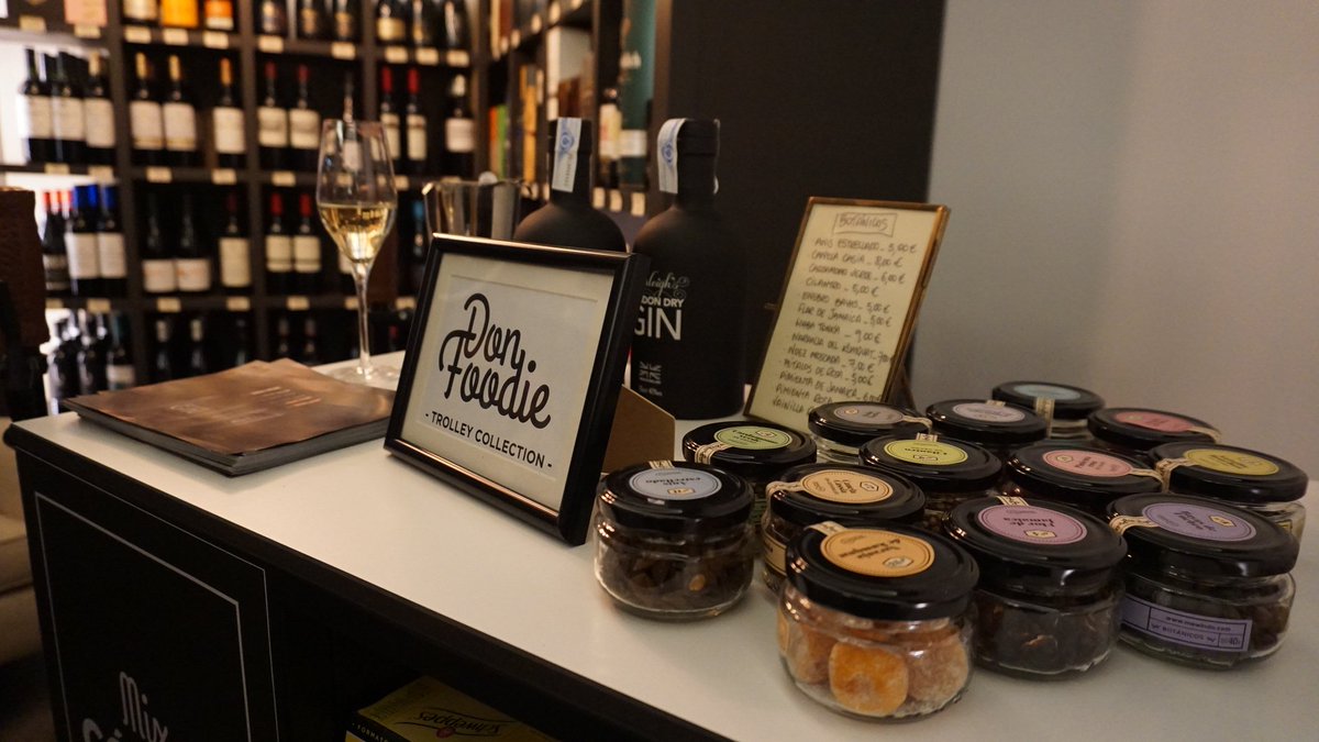 empachate_es's tweet photo. Conociendo @DonFoodieStore, ¡nueva tienda gourmet en Oviedo! https://t.co/KDf3fKGk9J