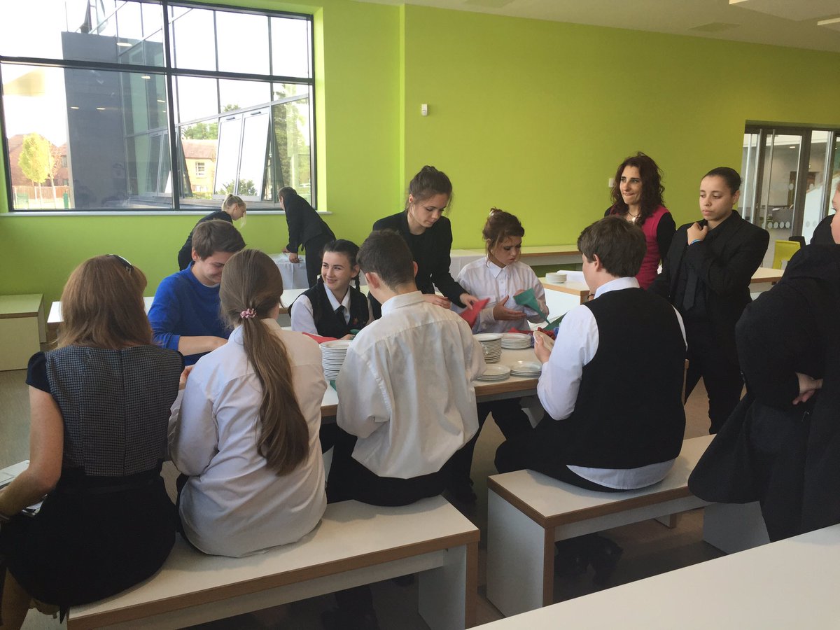 jarvisa25's tweet photo. Prep today @colegcambria @ycelstryn #dreamteam #proudtutor #deeside6 #1cambria πππ https://t.co/dT7S5A8VJv