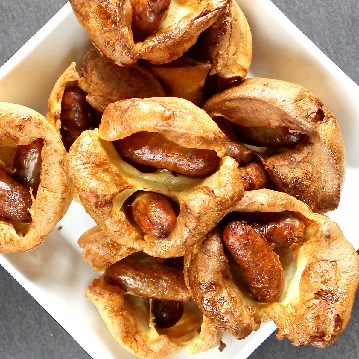 GFAlchemist1's tweet photo. Batter week #GBBO @GBBakeOff #glutenfree #YorkshirePudding SO needs to be shared again! https://t.co/QdElscPLvn https://t.co/wJGtT5SajV