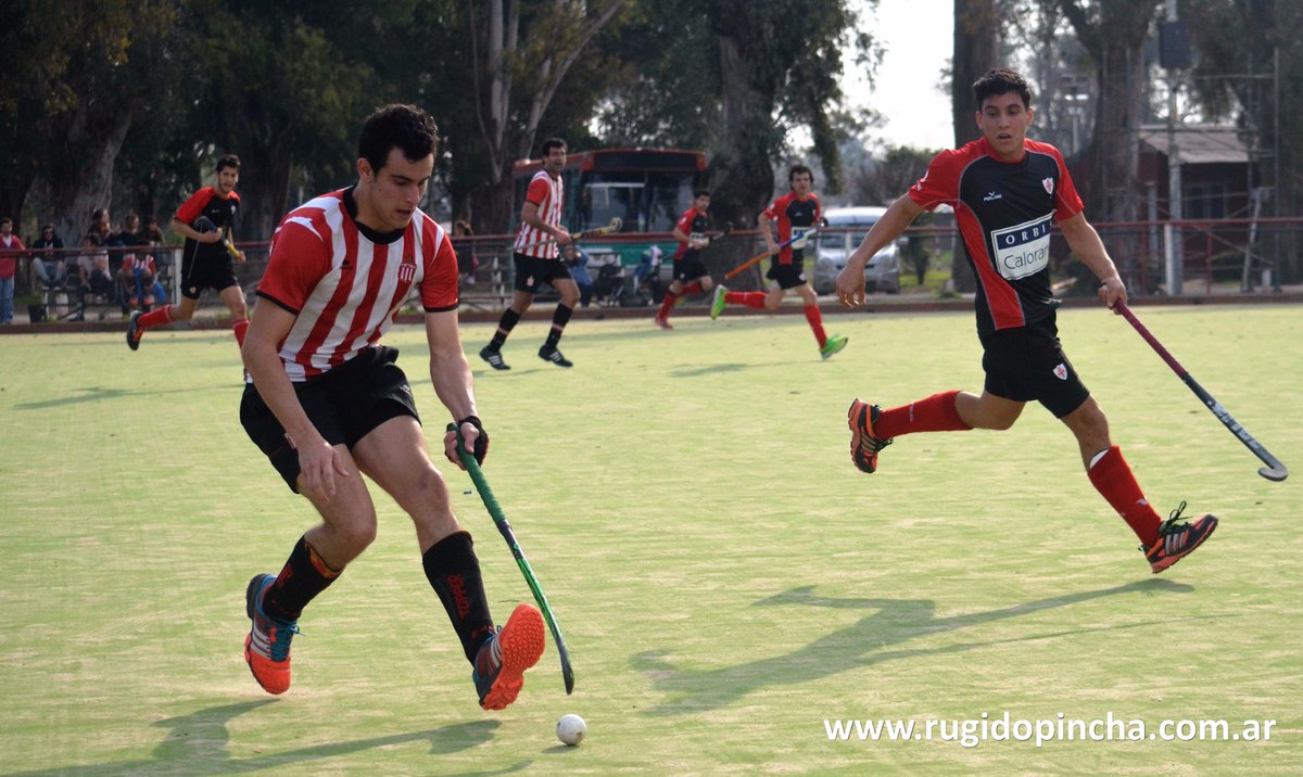 RugidoPinchaOK's tweet photo. #EDLP #Hockey "Me recibieron con los brazos abiertos desde el primer momento" | https://t.co/0aPJP0ayZC https://t.co/meVL53xy6P