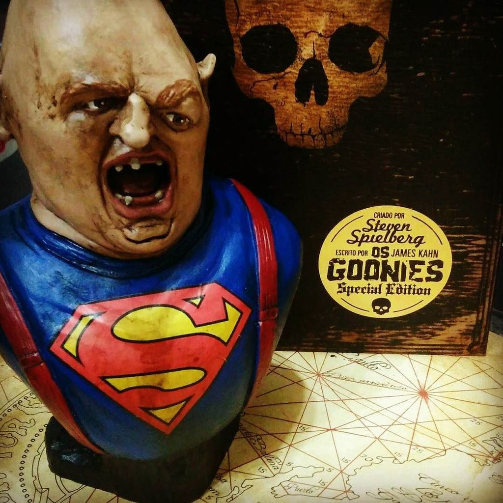 StoreGentleman's tweet photo. Sloth! #storegentleman #presente #presentemasculino #goonies #sloth https://t.co/bOPUinC0ON https://t.co/dQVF2gtr9X