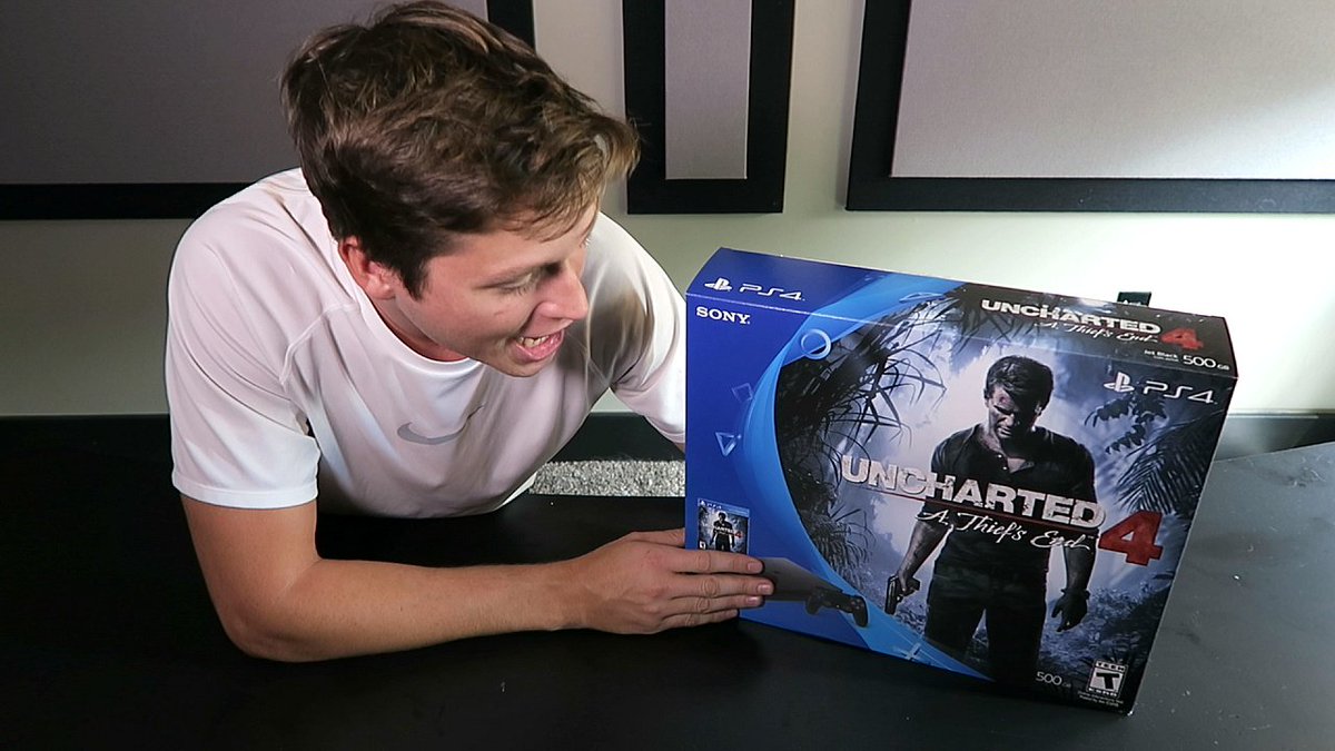 TmarTn's tweet photo. NEW PLAYSTATION 4 SLIM UNBOXING AND GIVEAWAY! https://t.co/grGtNA3bDr https://t.co/Y2wfRDQBha