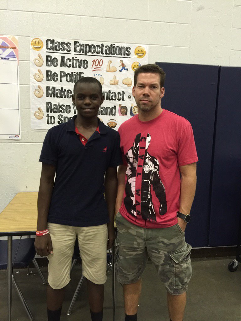 kylemckune's tweet photo. Eukana is a #HERO! He gets a Mustang $! #heroincentiveprogram https://t.co/34RGHzuu9T