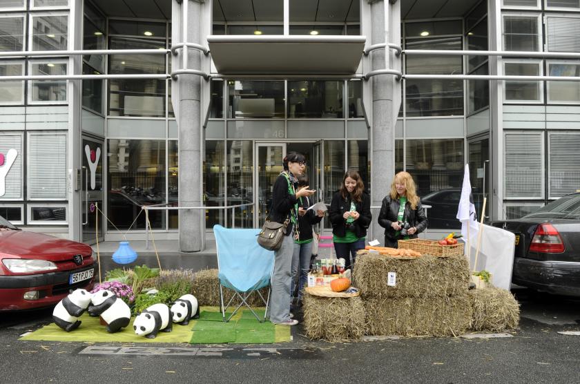 ICLEI's tweet photo. Happy #ParkingDay! Keep an eye out for mini parks popping up in parking spaces around your city. https://t.co/E4RN9po0Gq