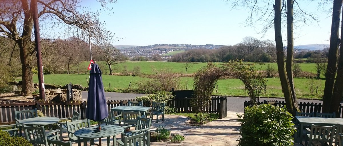 TheSparrowTweet's tweet photo. Beautiful #Tradditional #countrypub inside and out serving homemade food. Family run with family values #notachain https://t.co/PXkt7dTvCQ