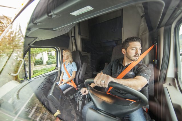 Jeremy_Fenno's tweet photo. Could FMCSA’s study lead the way to younger professional #truckers? https://t.co/raQROfdTyJ #SpireonEMP https://t.co/p8olBYUqEp