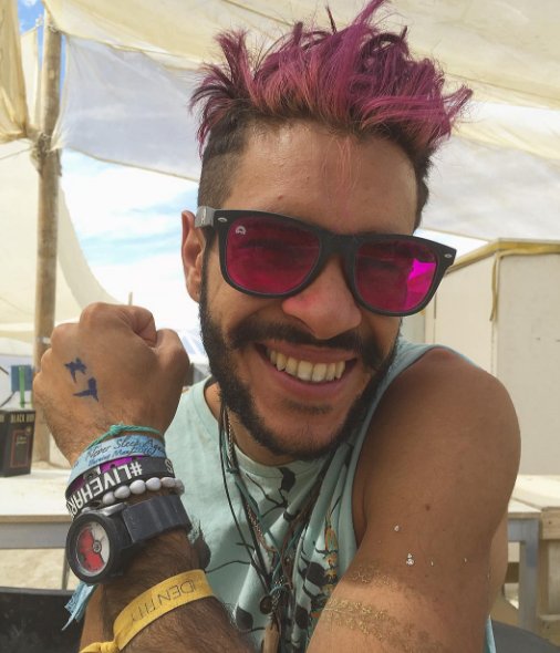 reMINDmeValues's tweet photo. #Identity means to be fully aware of who you are and where you stand. #burningman2016 https://t.co/sk9FshZNTo