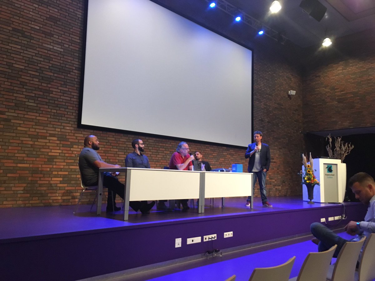 PFMBakker's tweet photo. Zeer interessante avond #pullofgravity @HSLeidenNL  met collega's van de WSG onder andere met @KeaRuudje https://t.co/keSig2gidt
