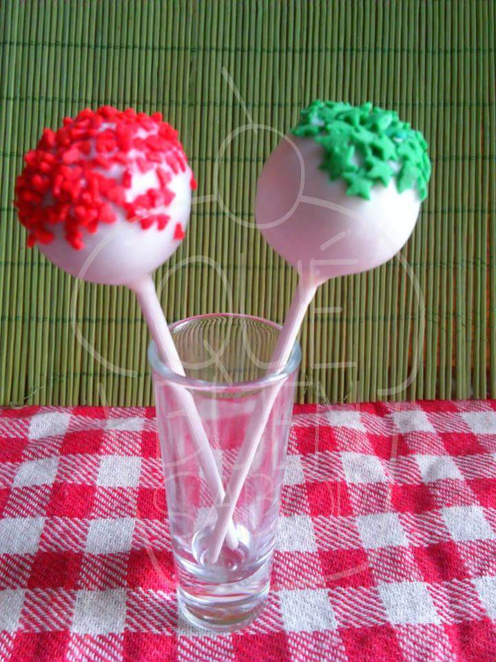 En estas #FiestasPatrias: paletas de pastel de chocolate con ganache de chocolate amargo y mezcal #VivaMéxico