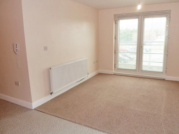 2 bed flat in converted mill in #Halifax with white goods &amp; parking, £475pcm! #HalifaxHour ow.ly/2WBF304eVLZ