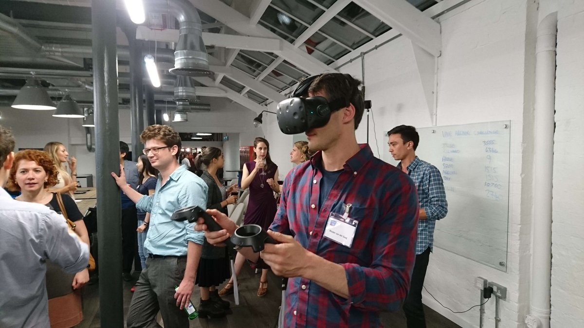 Lot of VR enthusiasts at <a href="/balderton/">Balderton Capital</a> tonight for <a href="/LBS/">London Business School</a> tech alumni reunion! #ilovelbs #lbstechmeetup