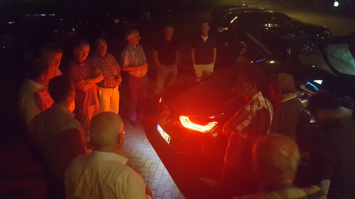 President Eric met de #BMW #i8 #duurzaam #spektakel