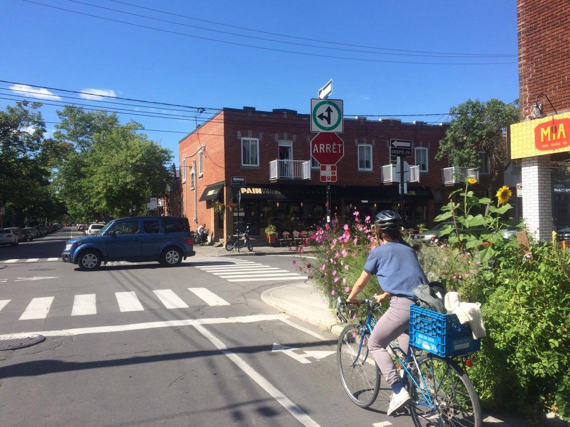 Des panneaux d’arrêts à presque toutes les intersections dans #Villeray. #VSMPE
journalmetro.com/local/villeray…