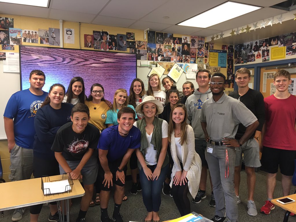 MrsJMadeira's tweet photo. Shout out to Michael for taking time to speak with my entrepreneurship students about social media! https://t.co/Ujh0bLoHrC