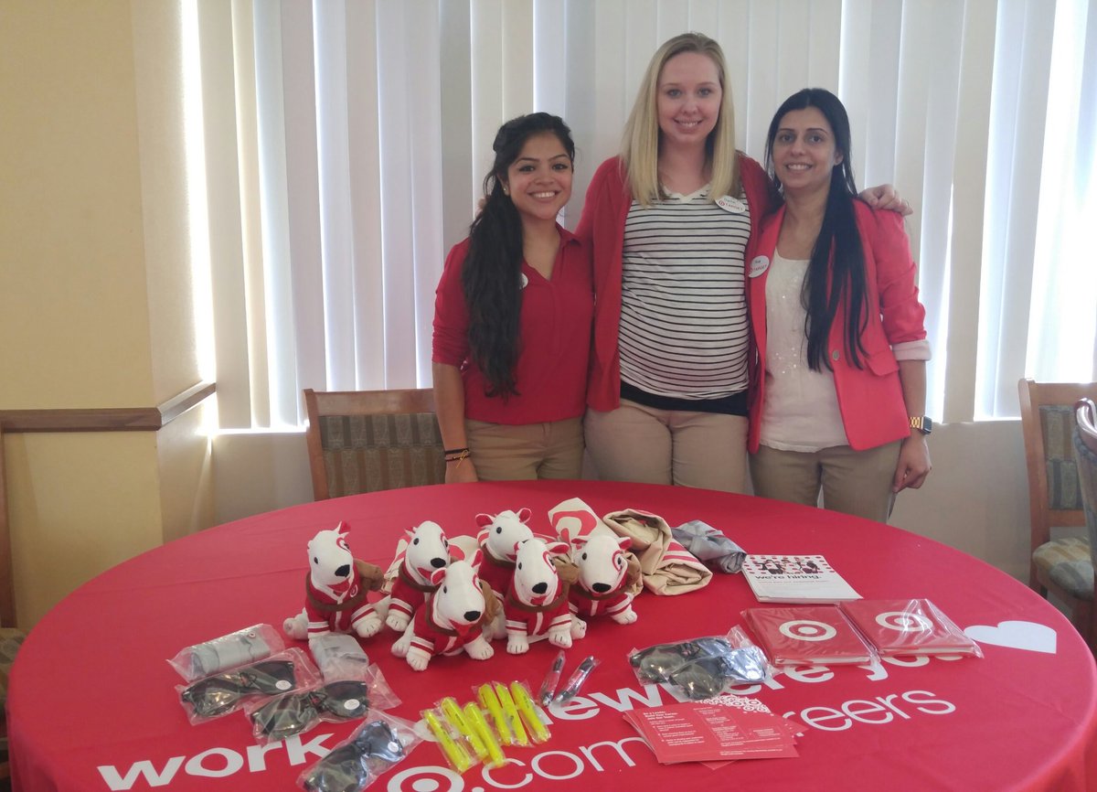 Recruiting at #GMU #D466 #bestteaminretail <a href="/RachelCarlton13/">Rachel Suthard</a> <a href="/rida31/">Rida Fatima</a> <a href="/dannykramer44/">Danny Kramer</a> <a href="/Marissa0608/">Marissa Alexander</a> @DavidWyant_TGT