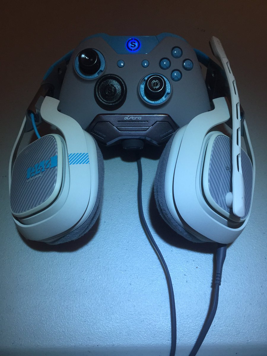 ProTrident's tweet photo. You can get 10% off of a scuf purchase using the code "ninja" from your one and only #TeamSCUF @Ninja_TB https://t.co/O6dOMSbNN9