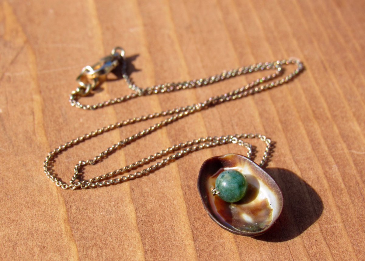 peachyshellco's tweet photo. SALE!! 
Buy any necklace bracelet or anklet and get a FREE pair of strigilla shell stud earrings!! 🐚🍑
#peachy #sale https://t.co/h0d2OQEvfk