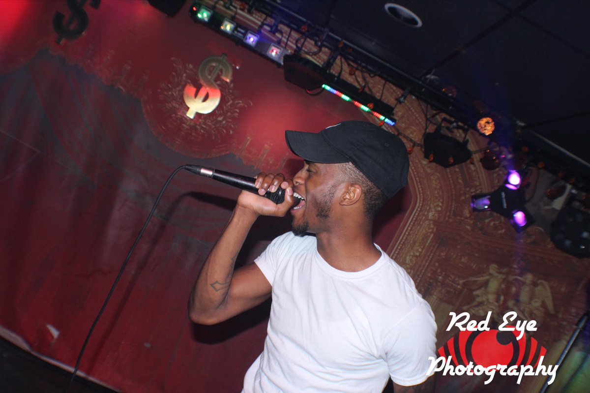 _SheCallMeJohnn's tweet photo. @Ayye_pap funni as shyt mann #RedEyePhotography #ShowCase https://t.co/gx6nigEB2g