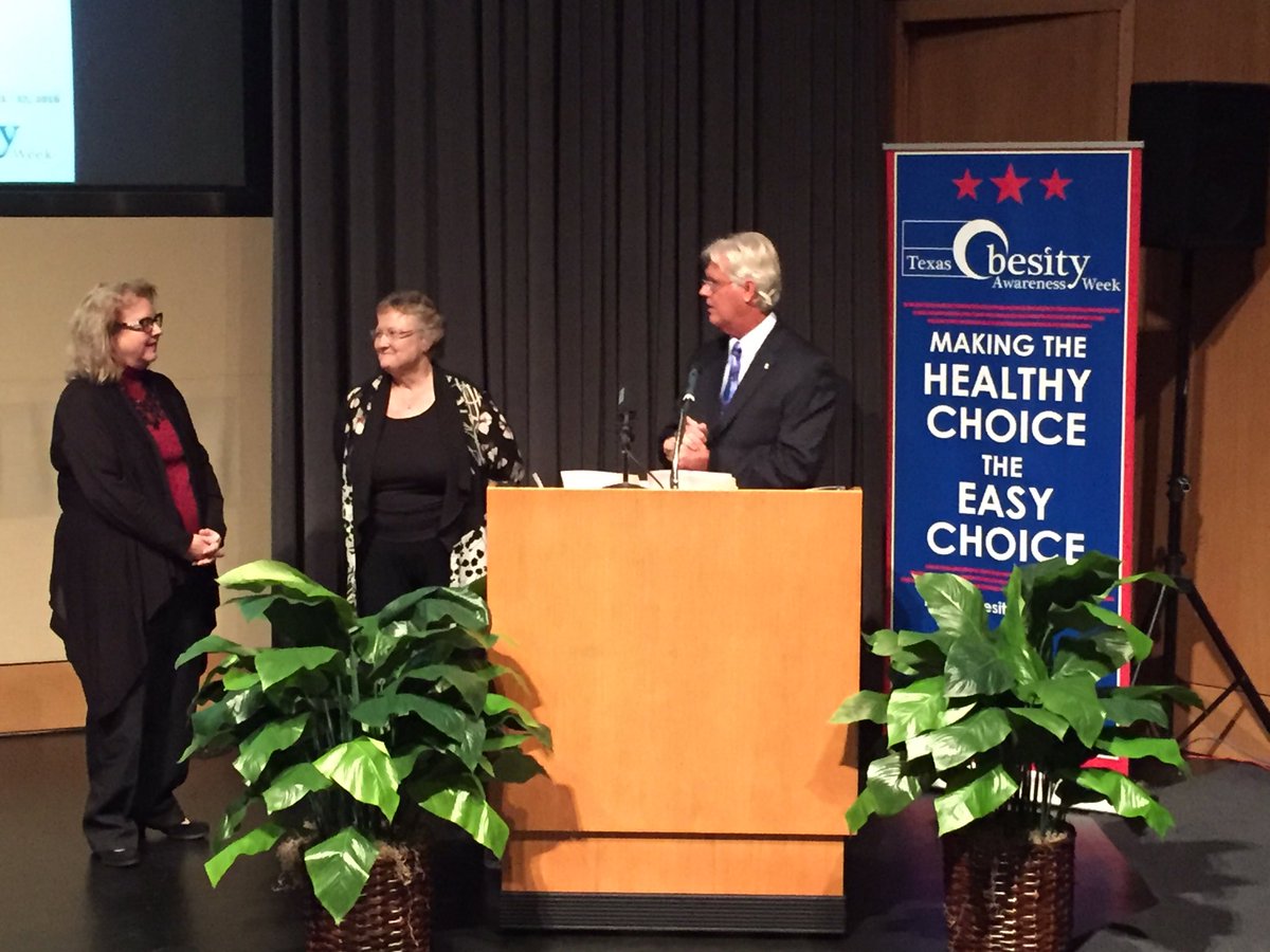 msdcenter's tweet photo. "Michelle Smith is a pillar of health in our community." - Peter Cribb, @USACATCH #TOAW2016 https://t.co/dCdCjRi9mx