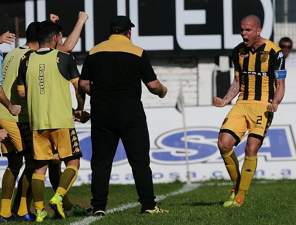 SantaTandil's tweet photo. #BNacional finalmente Santamarina recibe a Ferro a las 14:05 televisado por Tyc Sports #VamosSanta https://t.co/lRTNYwkCEd