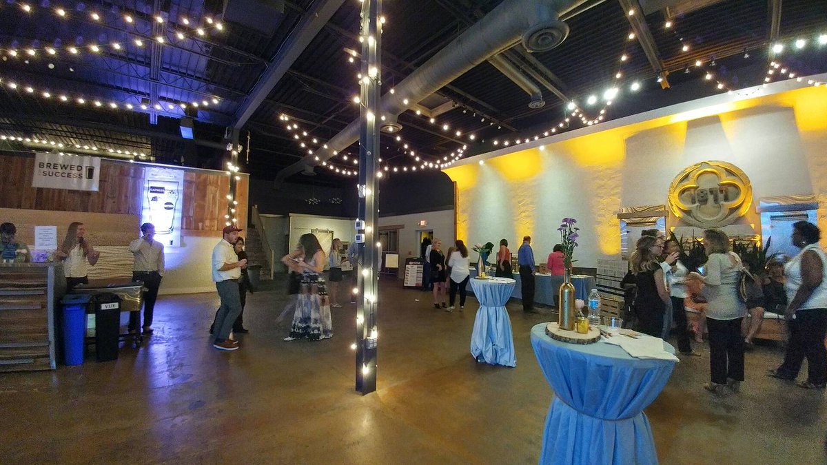 mollywerhan's tweet photo. fabulous @YESColumbus event #brewedforsuccess @VueColumbus to benefit @dfscolumbus #bfs2016 https://t.co/StAewt8XvY