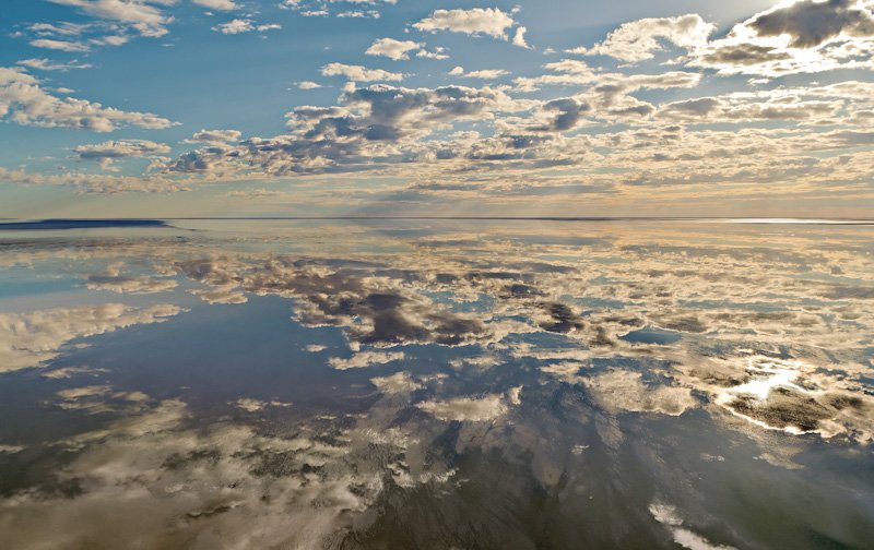 GroovescooterAU's tweet photo. FREE talk w/ celebrated Aus photographer PETER ELFES this Sund 18 Sep 1.30pm @FolonomoGallery Bourke St Surry Hills https://t.co/LKJERvC4au