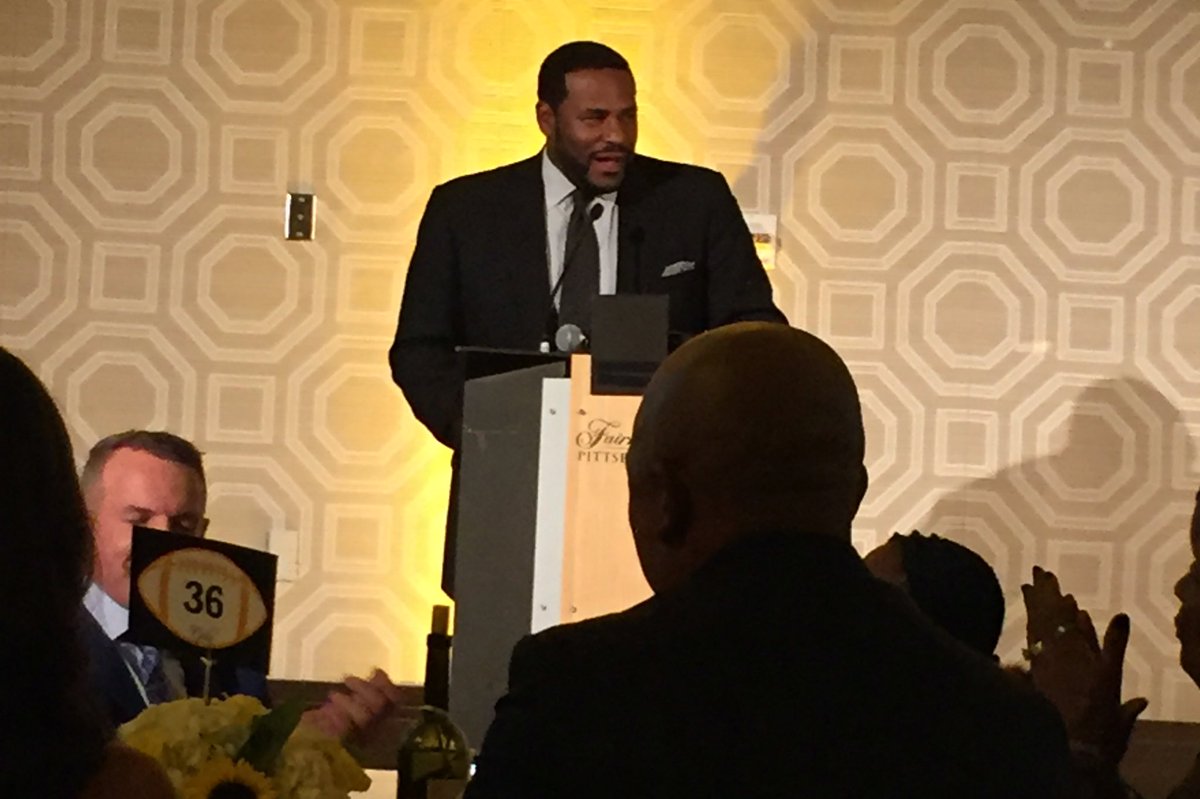 dickersoncmx's tweet photo. And now for the man behind the organization - Mr. @JeromeBettis36 #BusStopsHere #CaringForKids #DCCEvents https://t.co/S5bqlfxyca